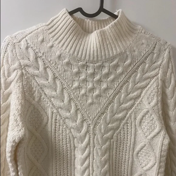 Abercrombie & Fitch Cream Cable Knit Sweater - Picture 4 of 7